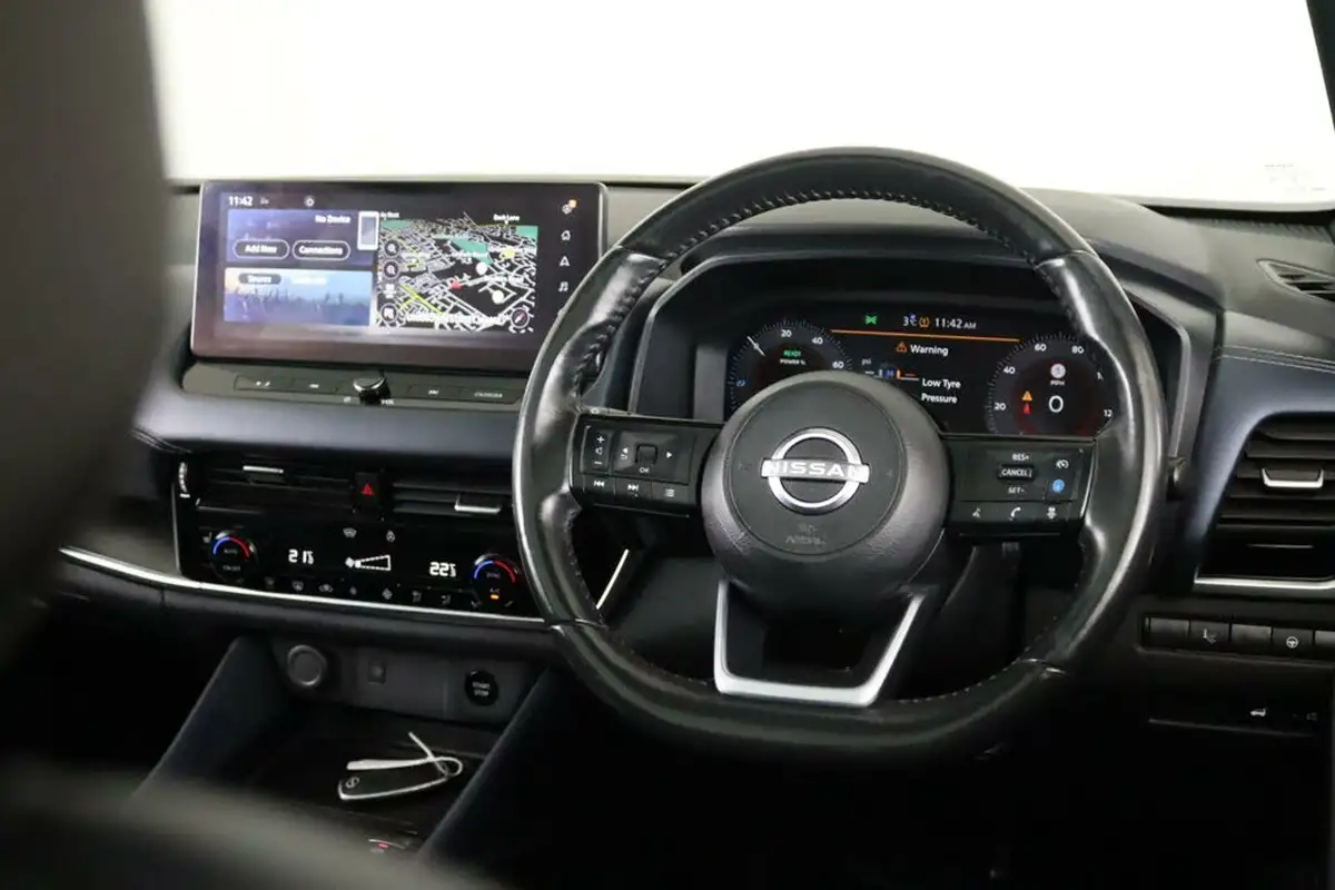 2023-nissan-qashqai-15-tekna-big-16