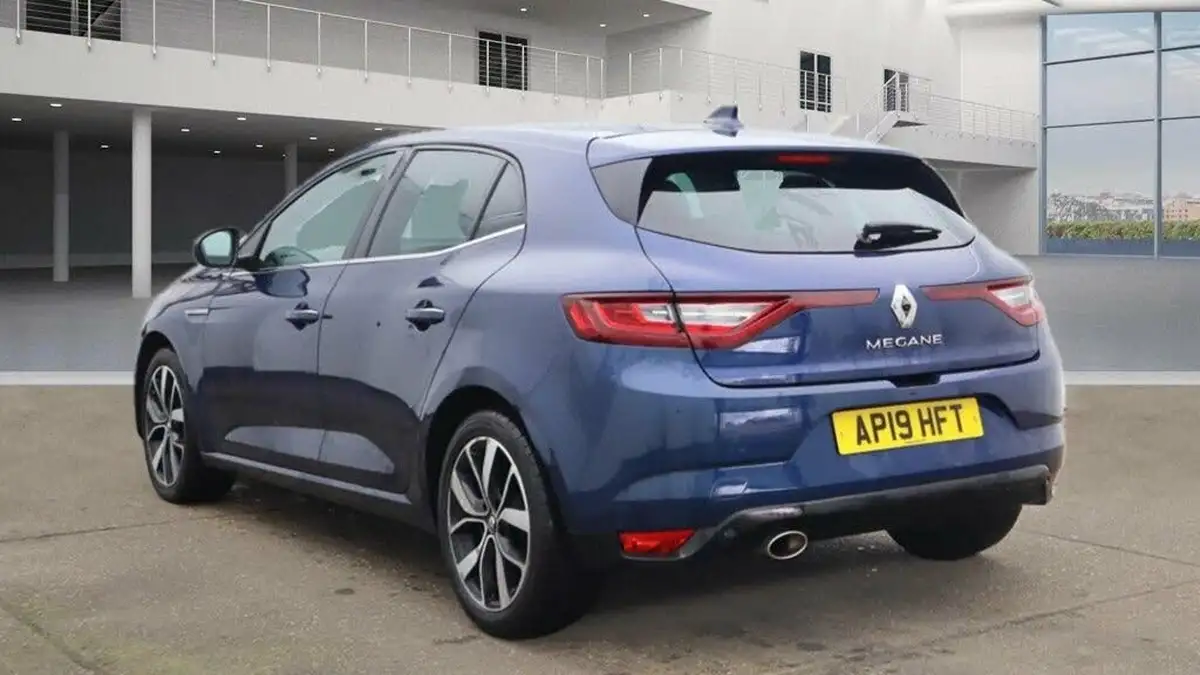 2019-renault-megane-13-tce-iconic-hatchback-big-6