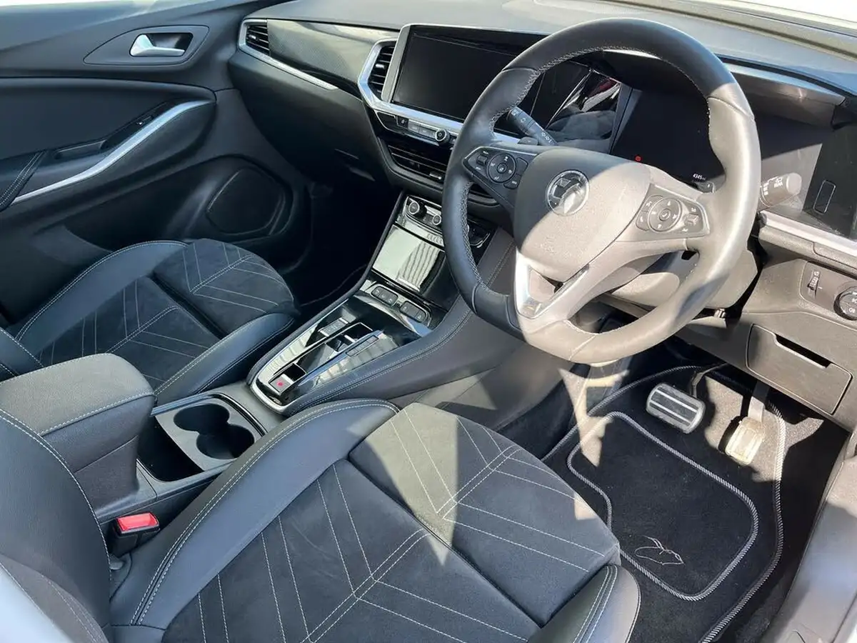 2023-vauxhall-grandland-12-ultimate-130ps-auto-big-4