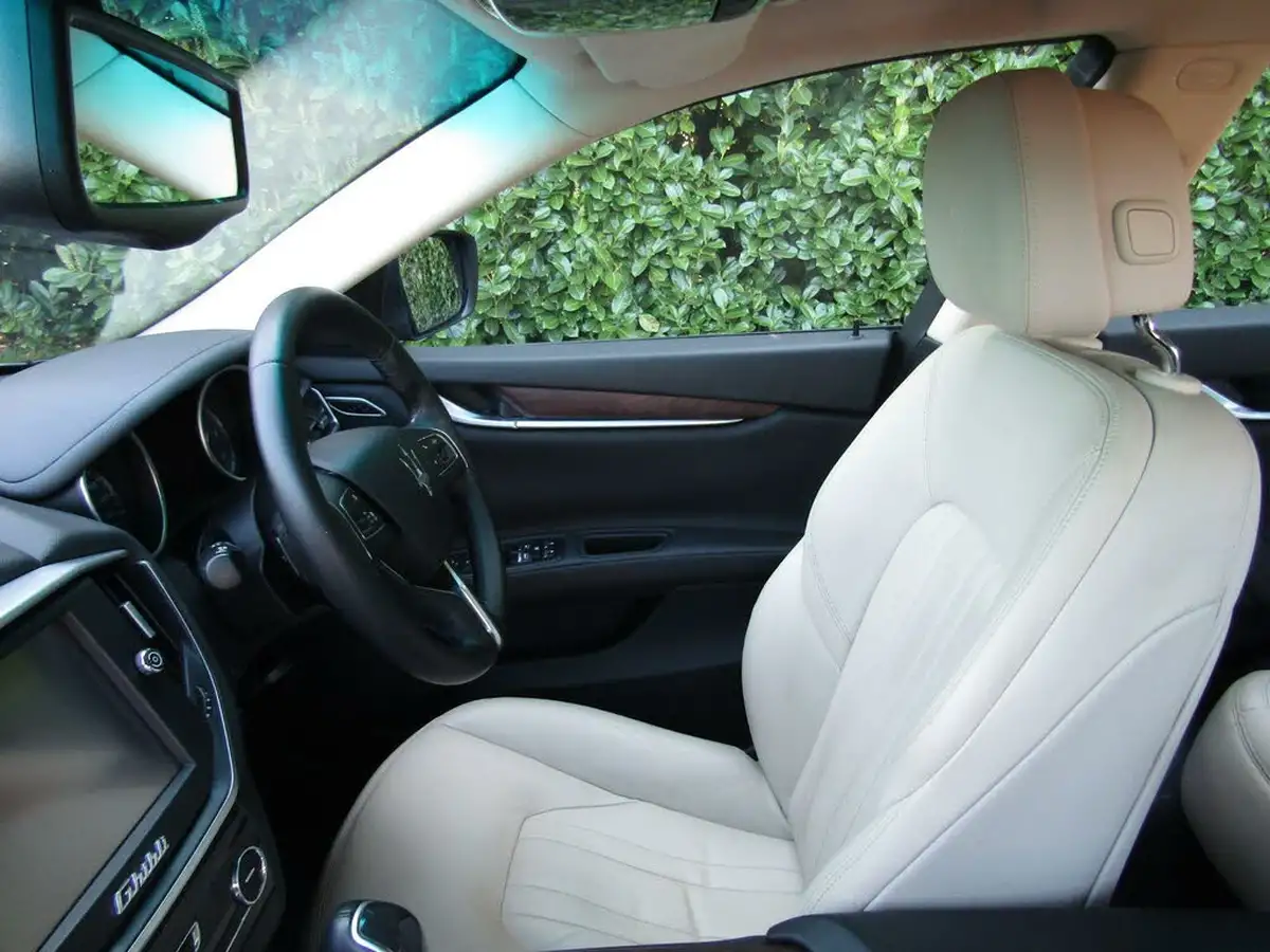 2016-maserati-ghibli-30td-big-5