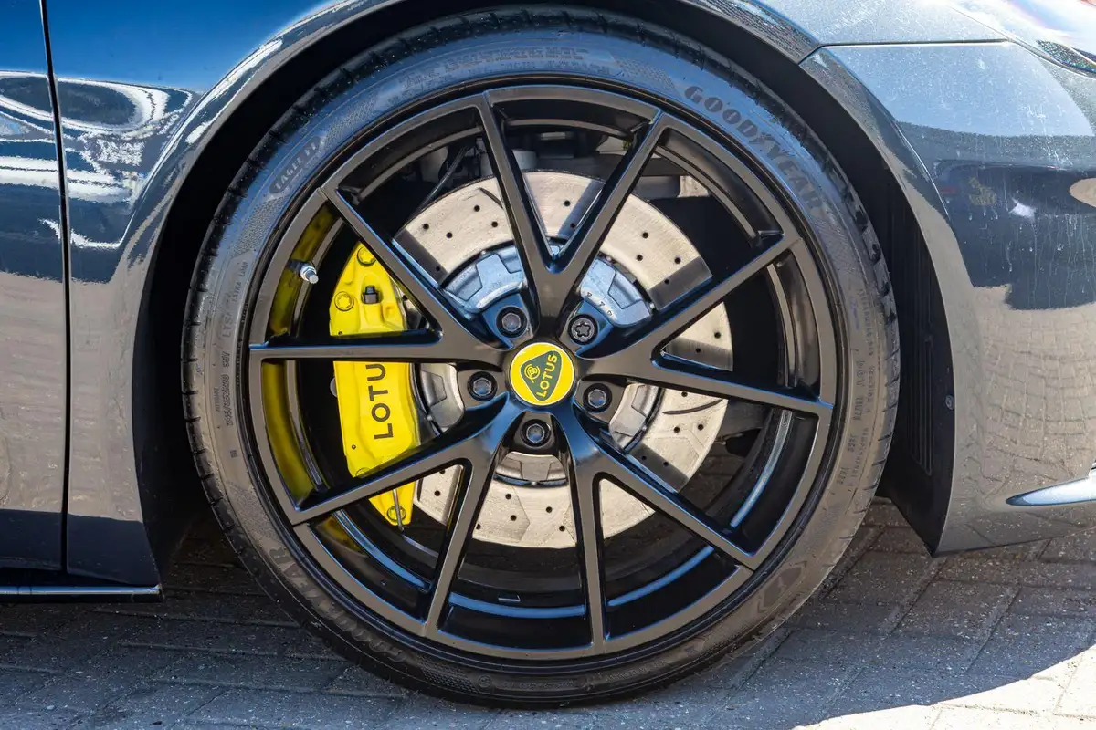 2023-lotus-emira-35-first-edition-v6-big-18