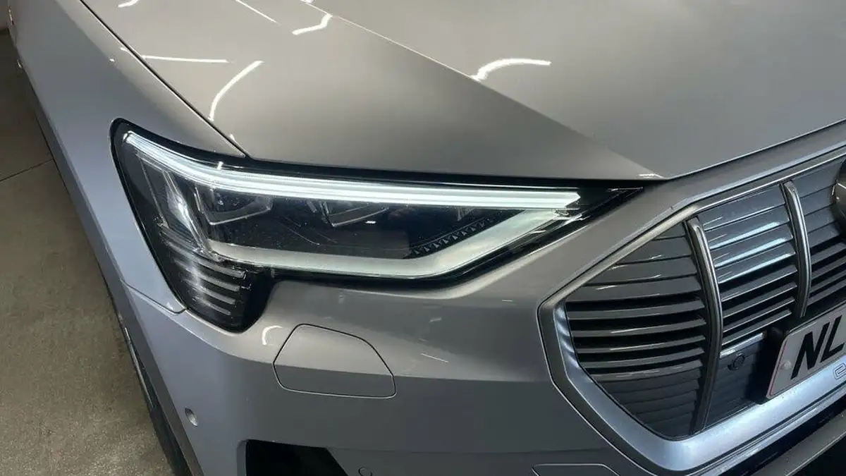 2022-audi-e-tron-55e-technik-station-wagon-big-21