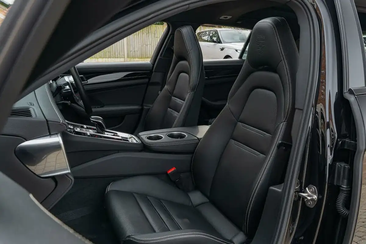 2020-porsche-panamera-30-4-10-years-edition-sport-turismo-big-36