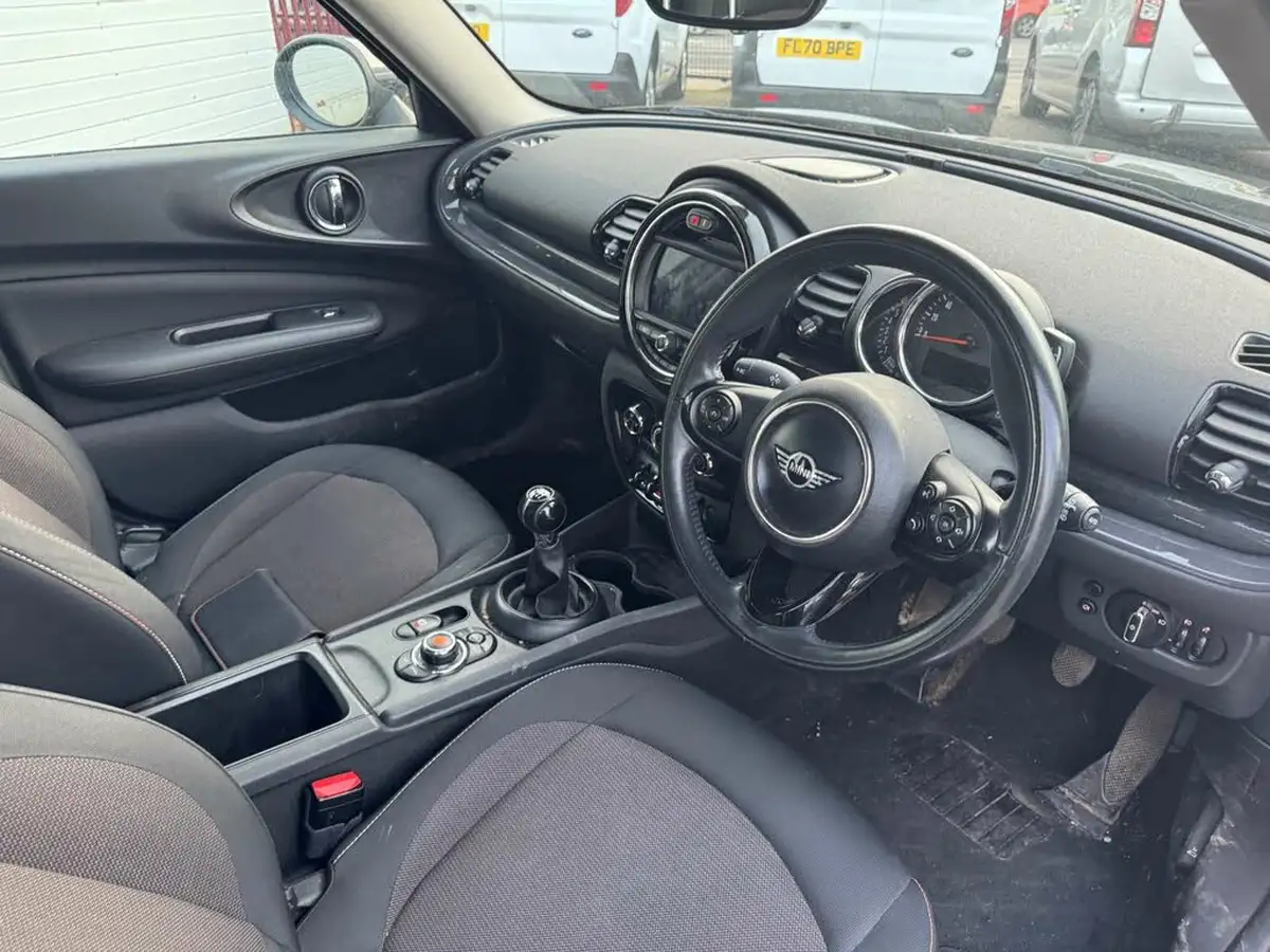 2018-mini-clubman-15-cooper-ss-big-12