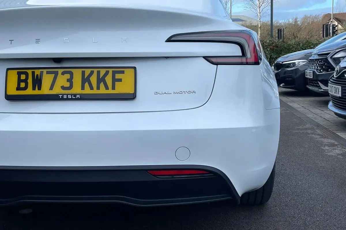 2024-tesla-model-3-big-56