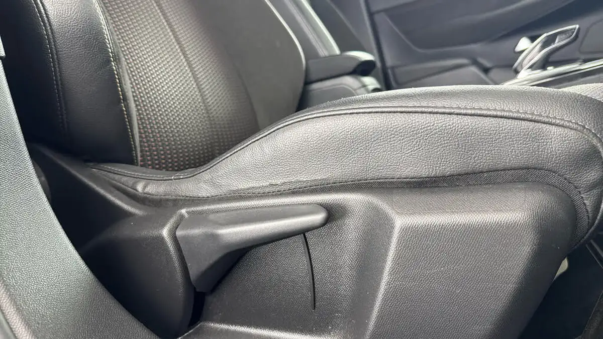 2020-ds-ds-7-crossback-12-puretech-performance-line-eat8-big-23