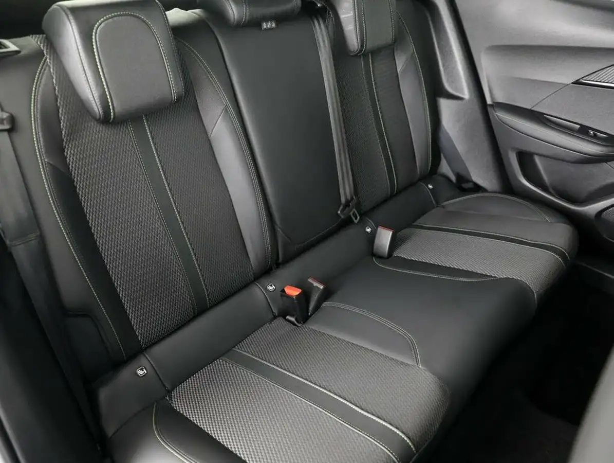 2023-peugeot-2008-suv-big-22