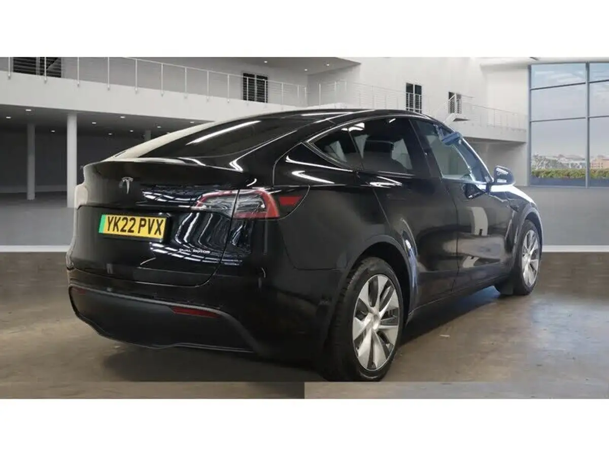 2022-tesla-model-y-e-long-range-big-3