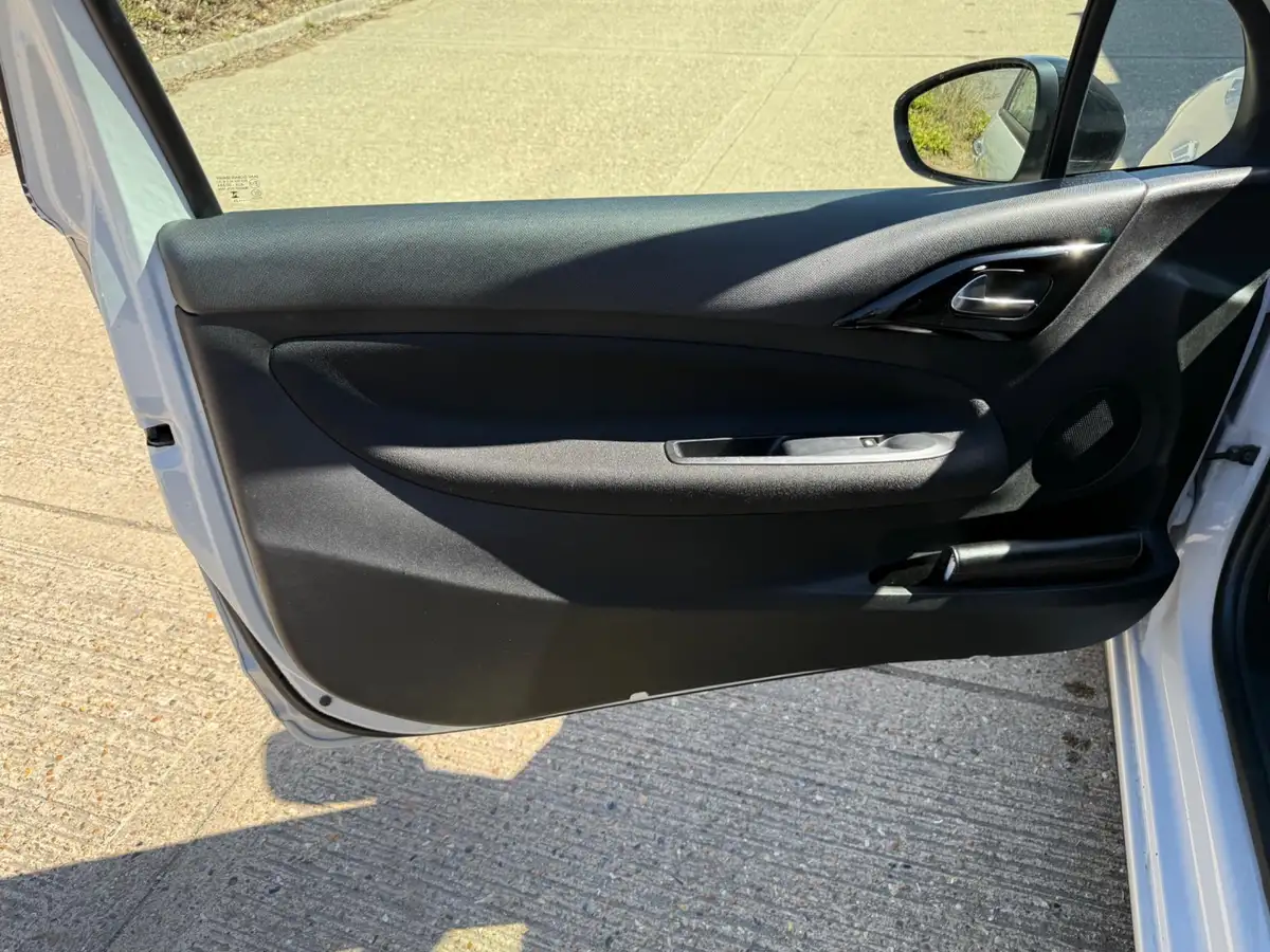 2016-ds-ds-3-cabrio-12-dstyle-nav-big-14