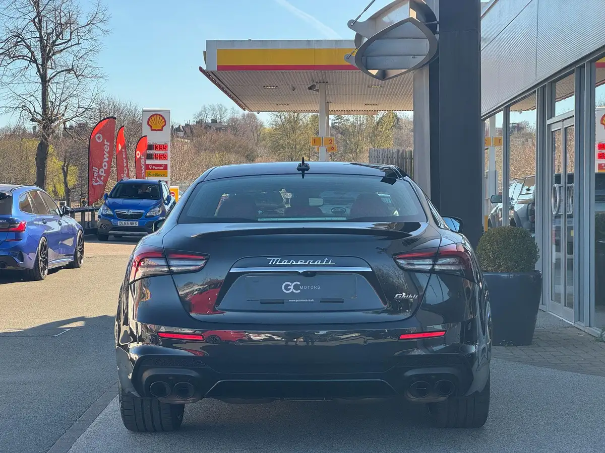 2022-maserati-ghibli-30-modena-350ps-big-4
