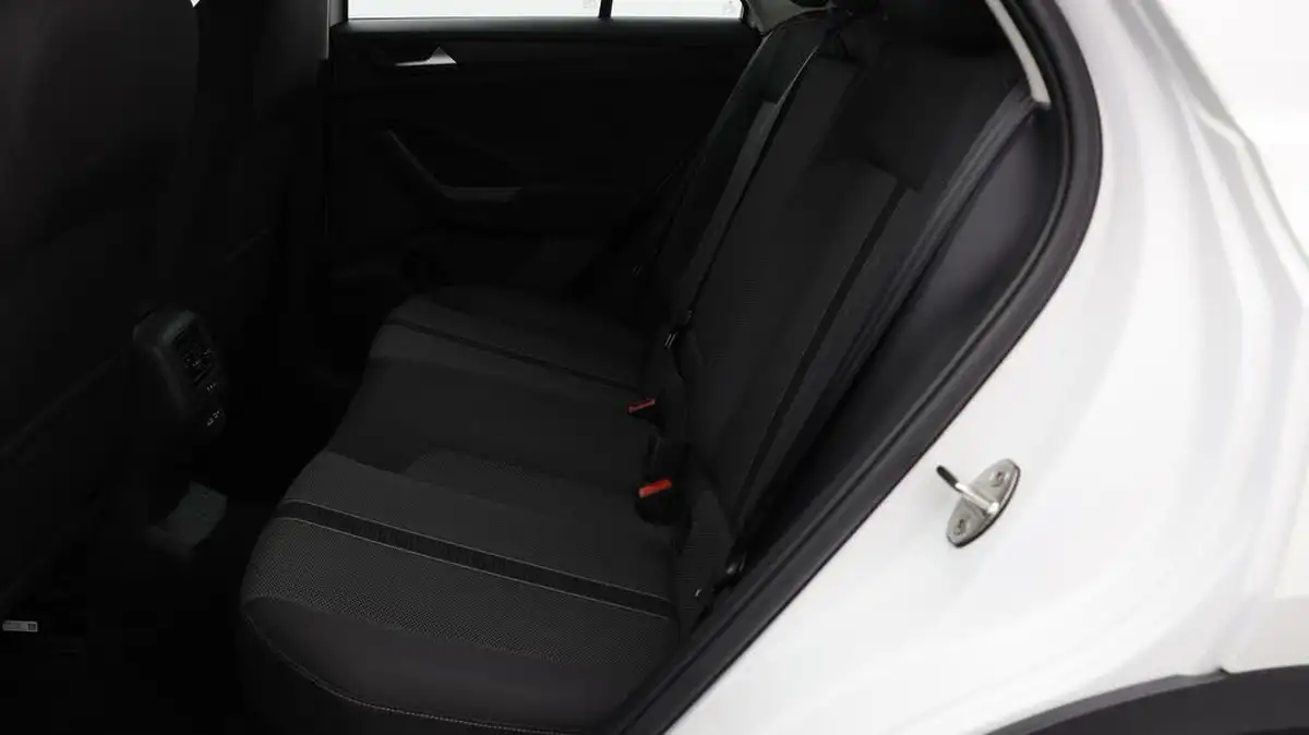 2023-volkswagen-t-roc-10-tsi-life-big-15