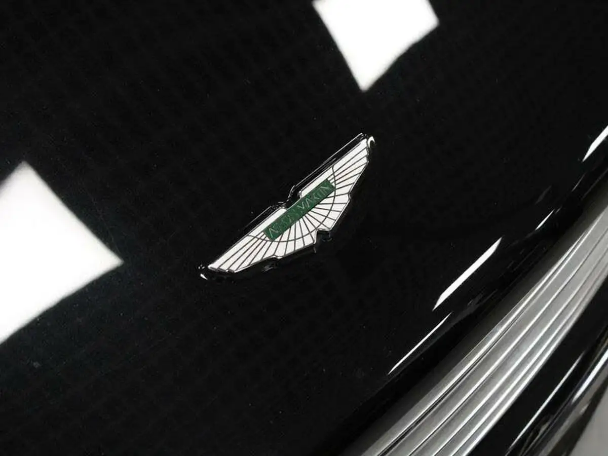 2015-aston-martin-db9-59-carbon-edition-big-23