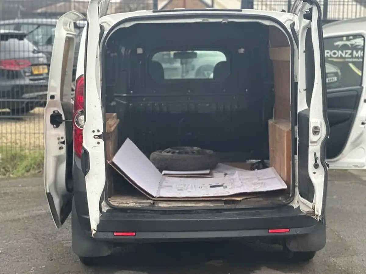 2014-vauxhall-combo-13td-combo-2000-ecoflex-panel-big-38