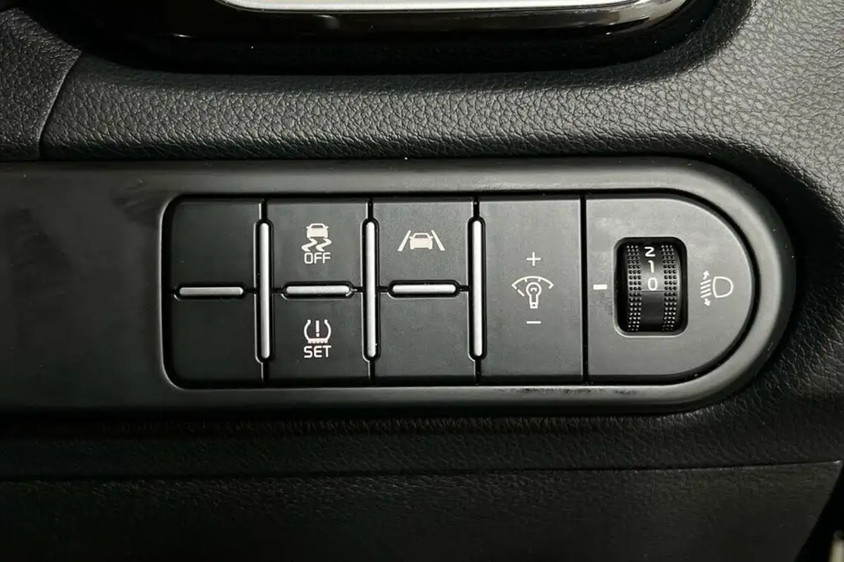 2022-kia-ceed-15-t-gdi-3-hatchback-big-37