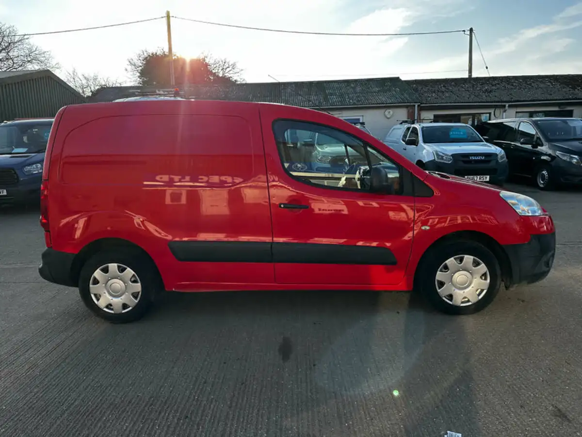 2012-peugeot-partner-16td-s-l1-75-625-panel-van-big-9