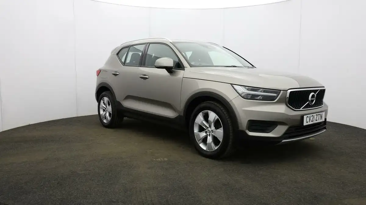 2021-volvo-xc40-15-t3-momentum-161bhp-big-0