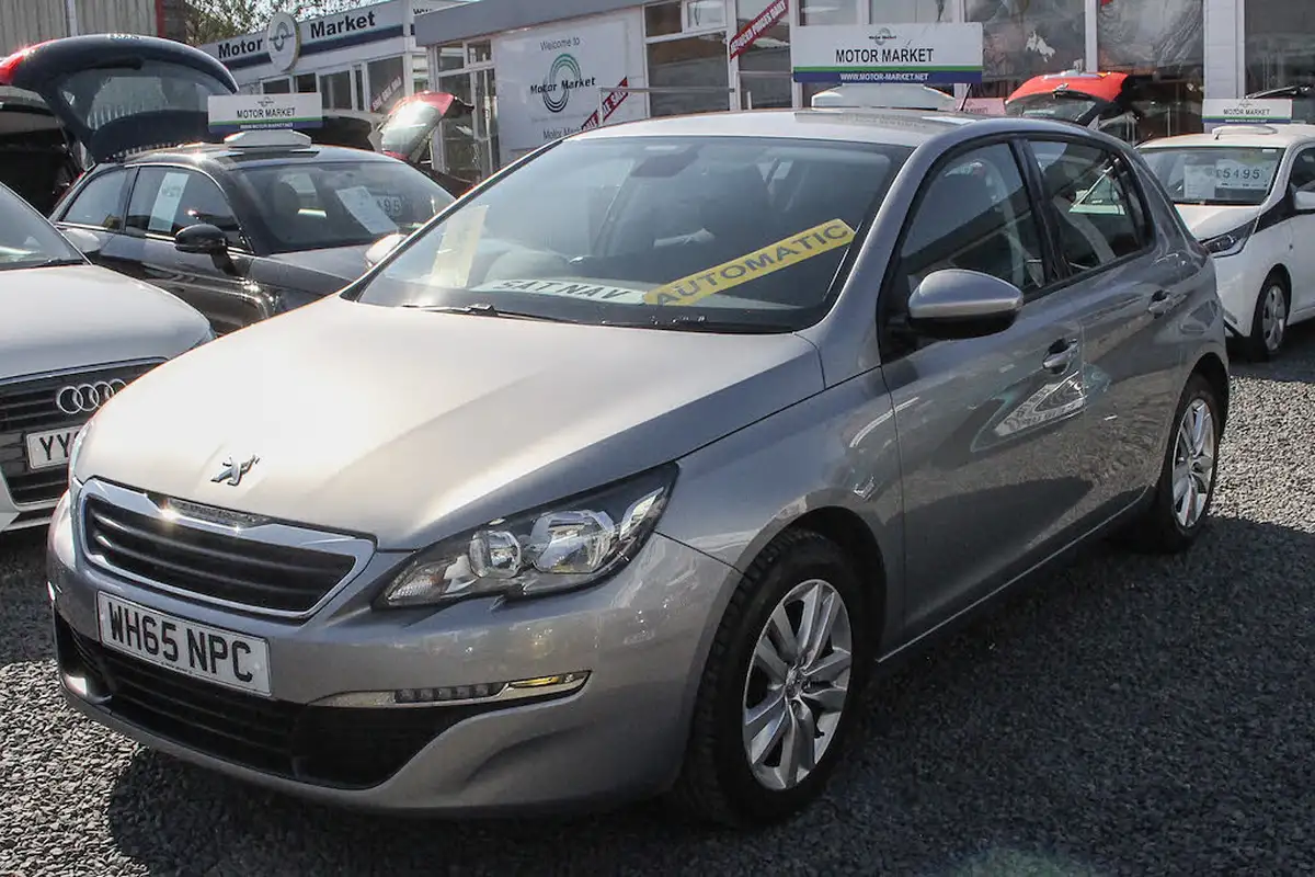 2016-peugeot-308-12-puretech-active-130bhp-eat6-big-5