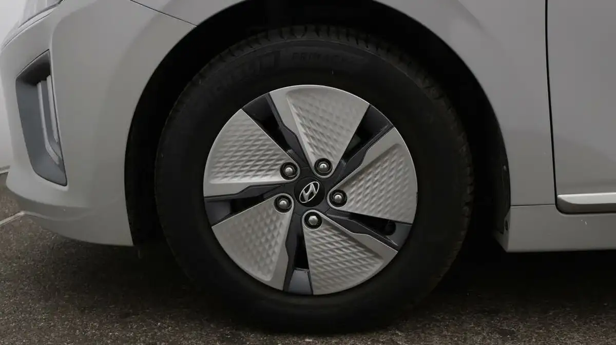 2021-hyundai-ioniq-16-gdi-premium-hybrid-big-17