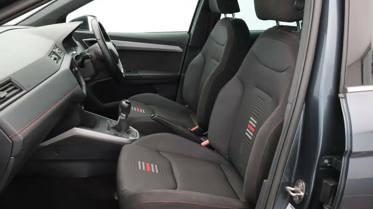 2021-seat-arona-10-tsi-fr-red-edition-big-14