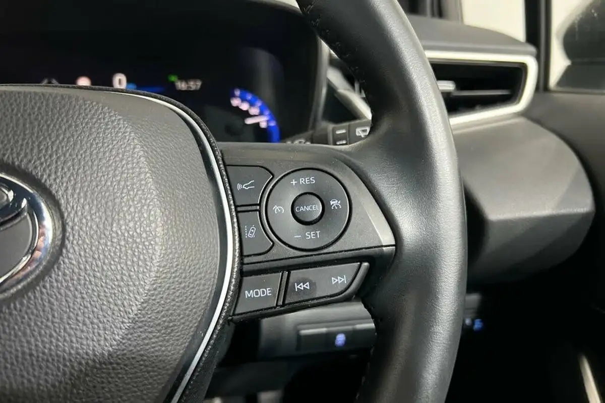 2020-toyota-corolla-18-vvt-i-icon-tech-spare-wheel-hatchback-5d-big-25