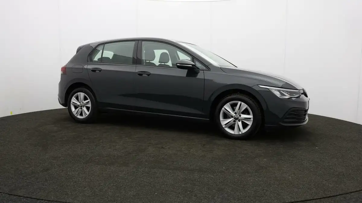 2023-volkswagen-golf-15-tsi-life-130ps-hatchback-big-41