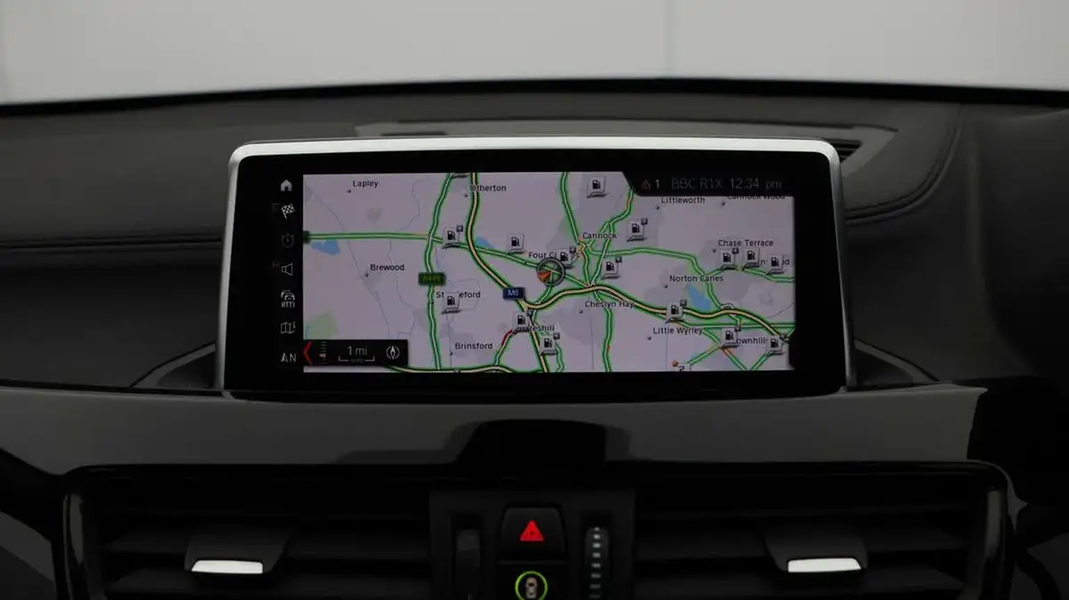 2022-bmw-x1-15-xdrive-25e-phev-xline-big-10