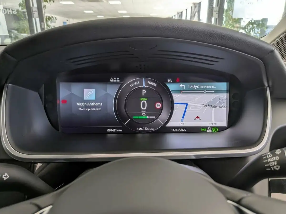 2021-jaguar-i-pace-ev400-se-big-31