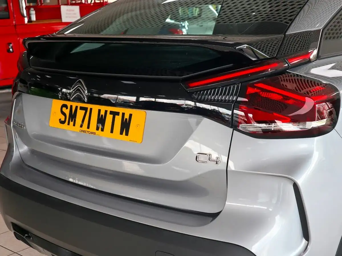 2022-citroen-c4-12-puretech-sense-big-14
