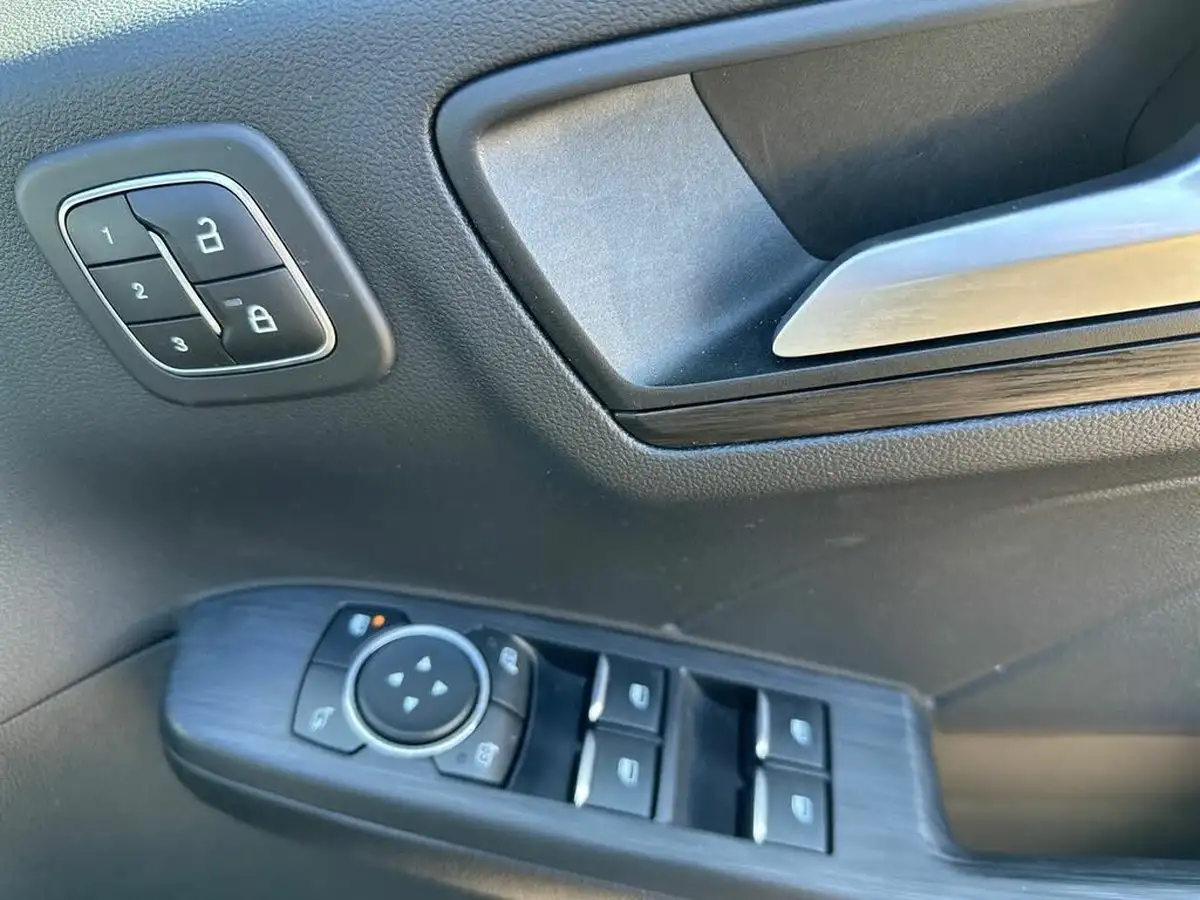 2024-ford-kuga-25t-vignale-190ps-fhev-big-24