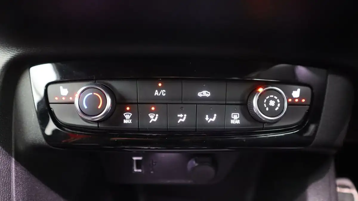 2022-vauxhall-corsa-12-turbo-sri-edition-100ps-big-11