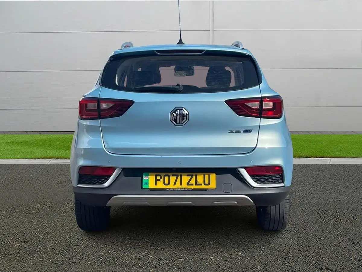 2021-mg-zs-suv-e-exclusive-ev-big-5