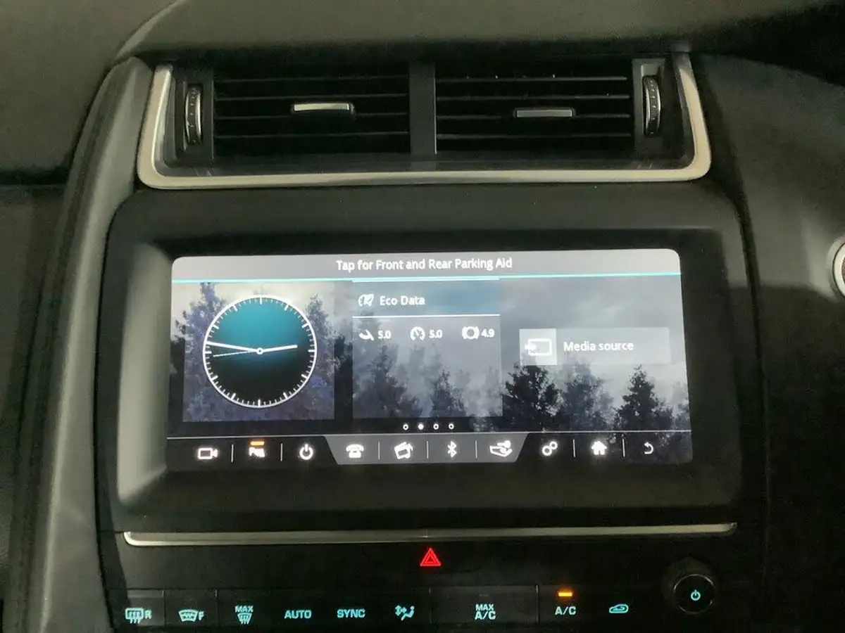 2019-jaguar-e-pace-20-i4d-150ps-big-24