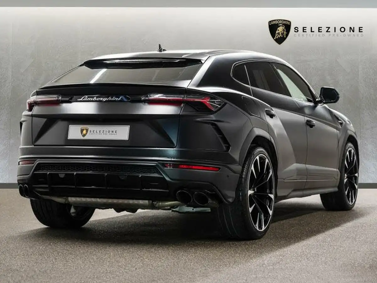 2021-lamborghini-urus-40-no-trim-big-2