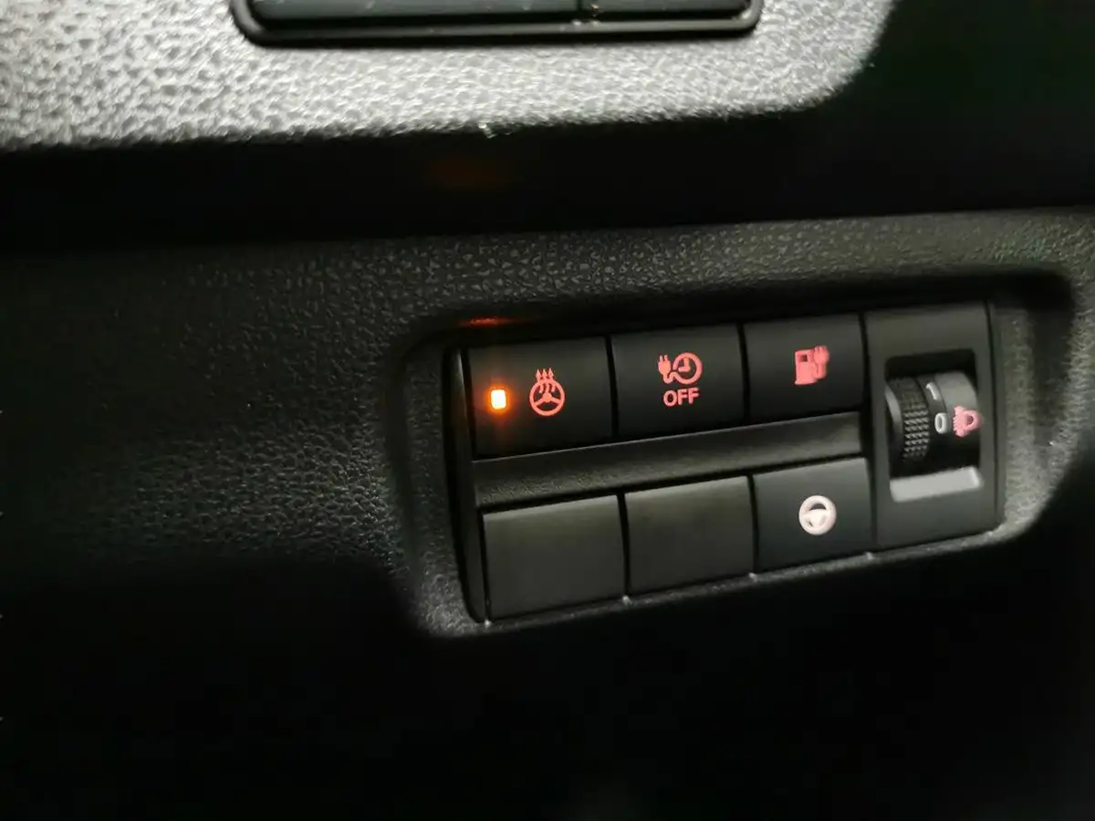2022-nissan-leaf-e-tekna-39kwh-big-30