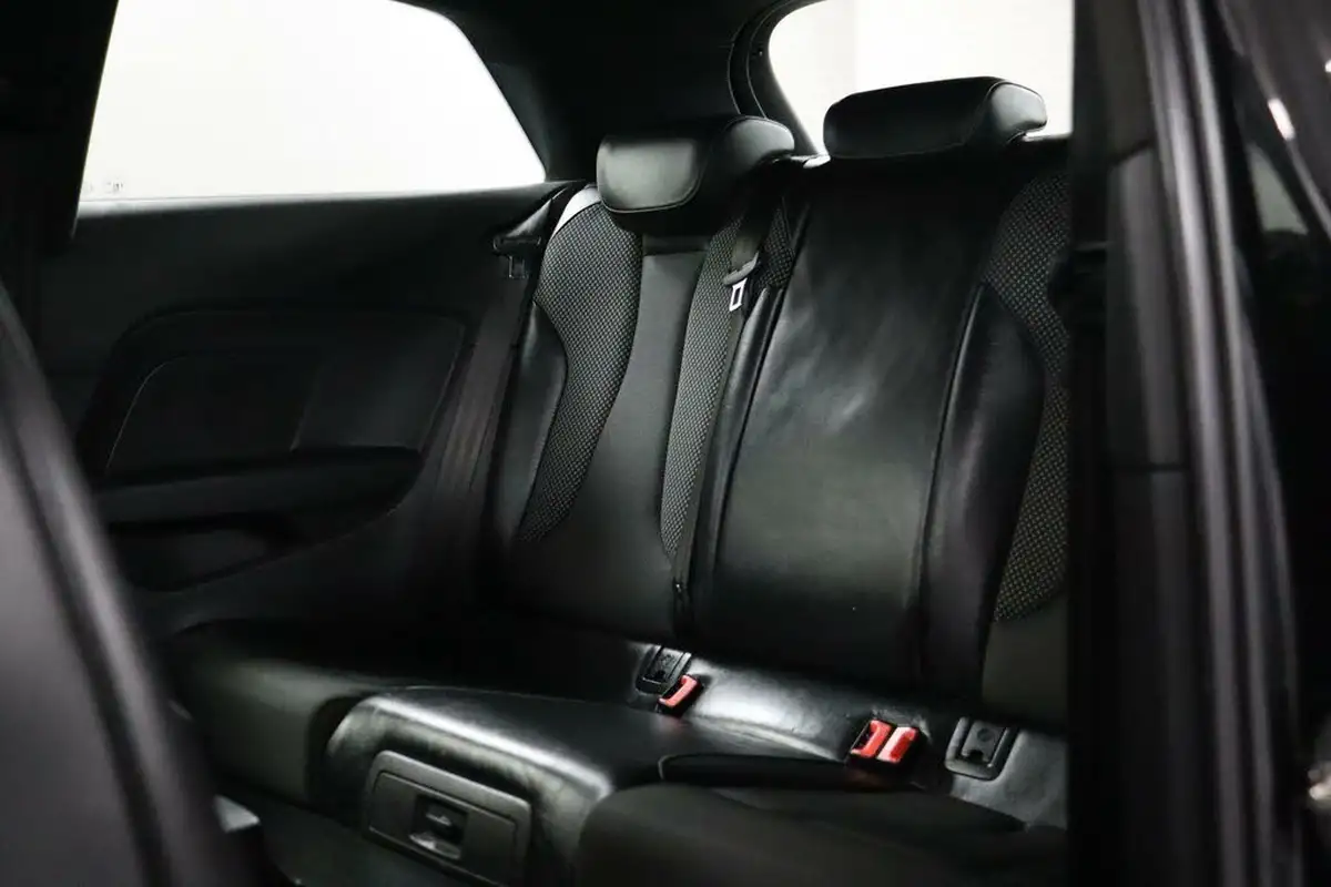 2015-audi-a3-14-s-line-125ps-hatchback-3d-1390cc-tronic-big-39