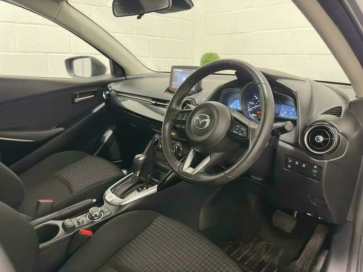 2017-mazda-mazda2-15-se-l-nav-auto-big-34
