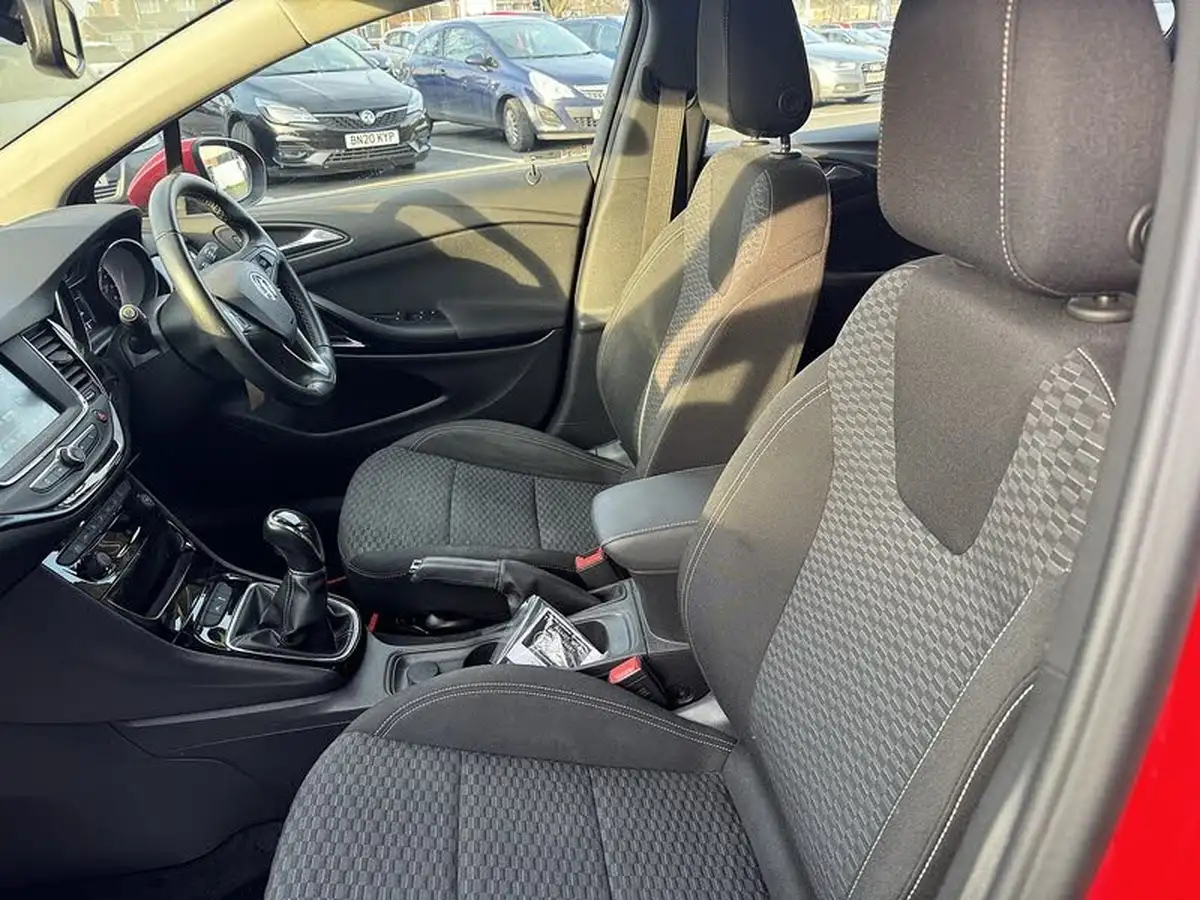 2017-vauxhall-astra-14i-sri-hatchback-big-42