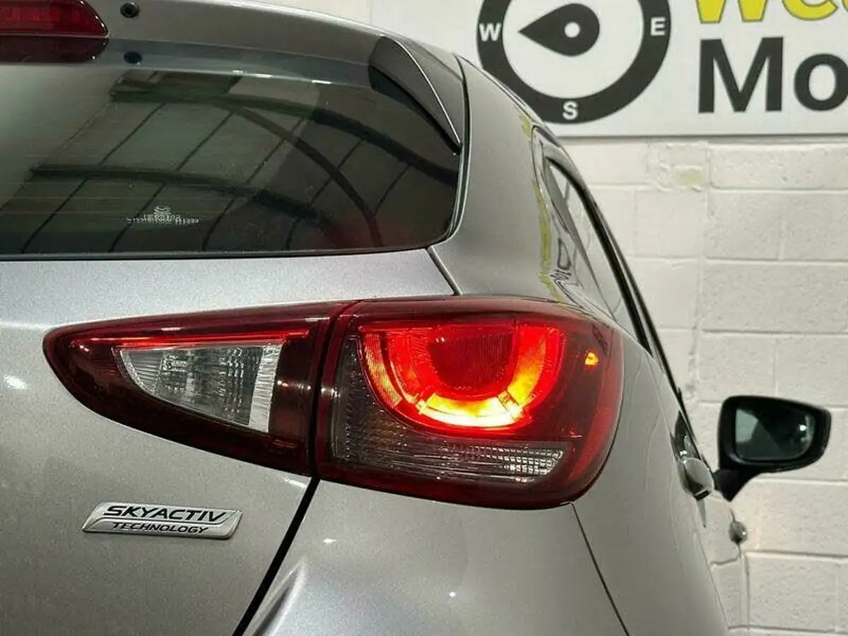 2017-mazda-mazda2-15-se-l-nav-auto-big-10