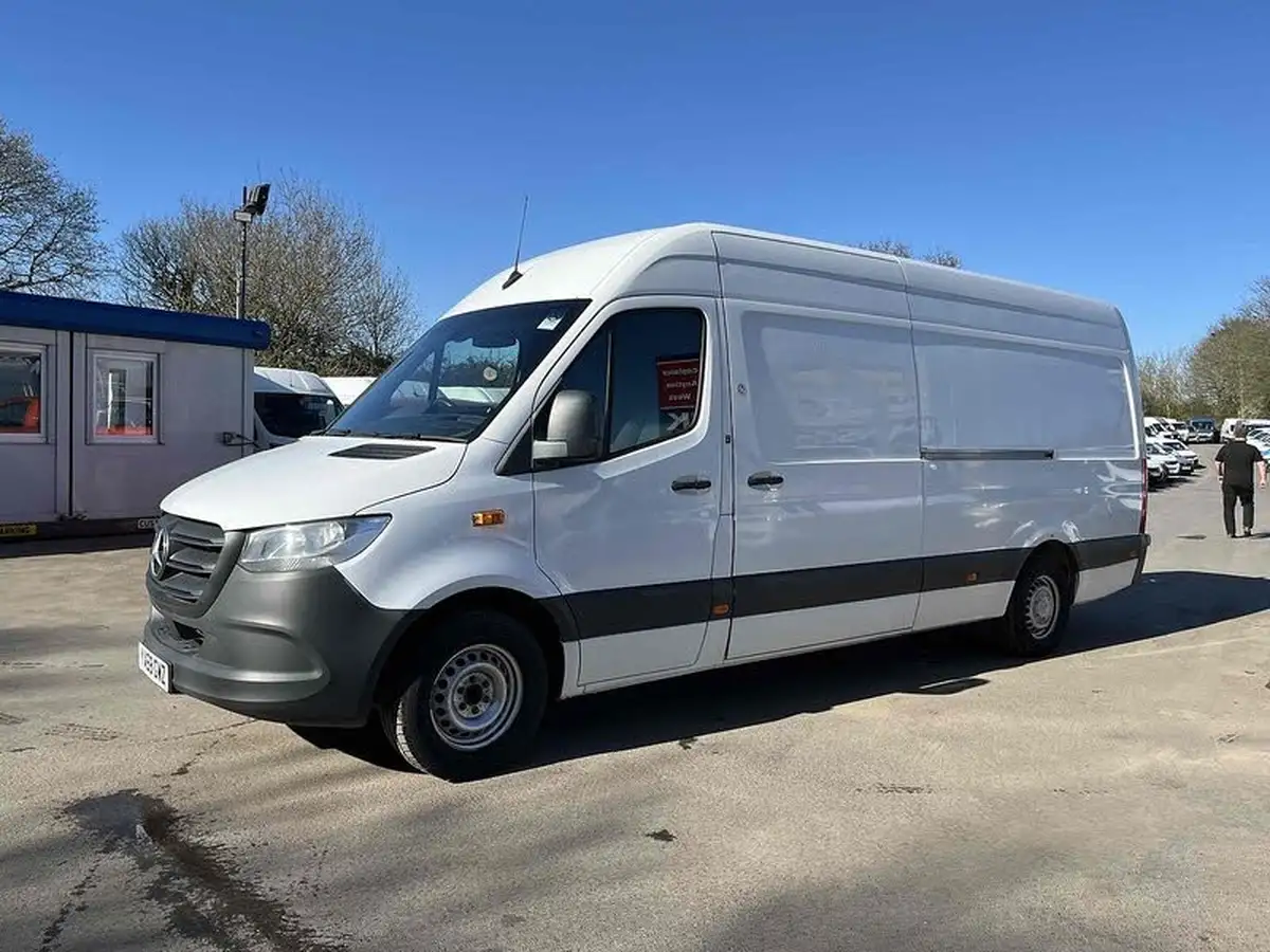 2018-mercedes-benz-sprinter-21cdi-311-l2h1-panel-van-rwd-eco-gear-360-big-5