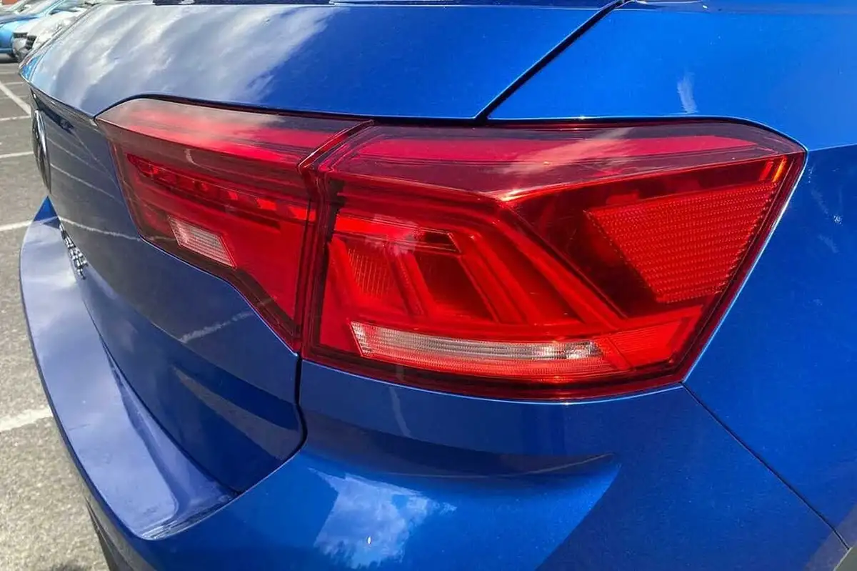 2021-volkswagen-t-roc-15-tsi-active-hatchback-5d-big-21