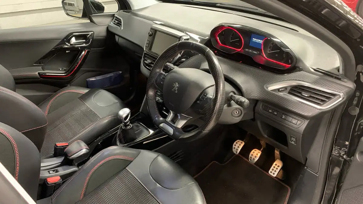 2017-peugeot-2008-suv-12-puretech-gt-line-130bhp-big-10