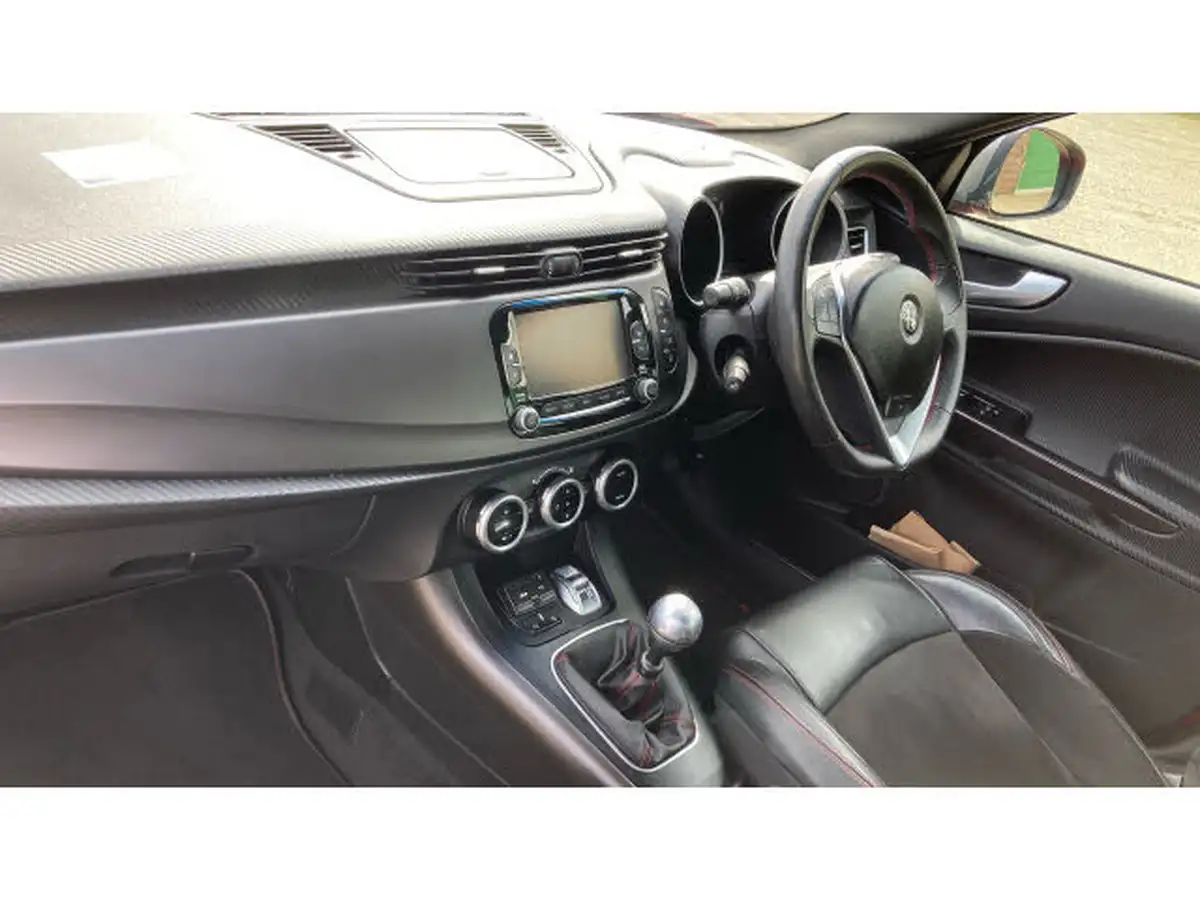 2016-alfa-romeo-giulietta-14-tb-multiair-speciale-big-8