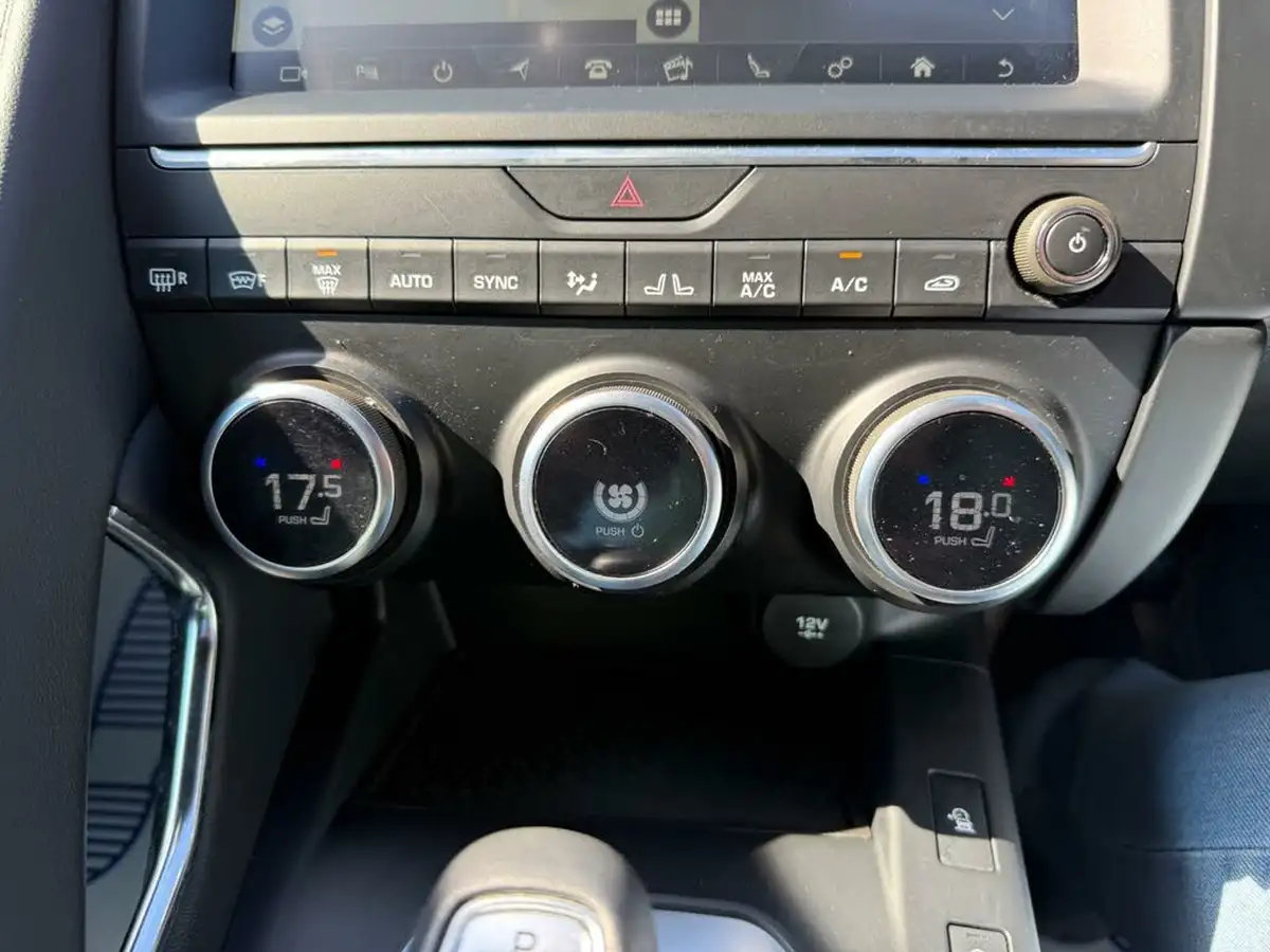 2019-jaguar-e-pace-20-i4-s-big-40