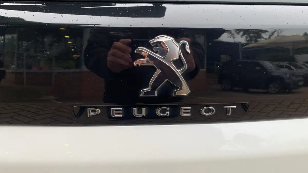2021-peugeot-3008-suv-12-puretech-gt-premium-big-25