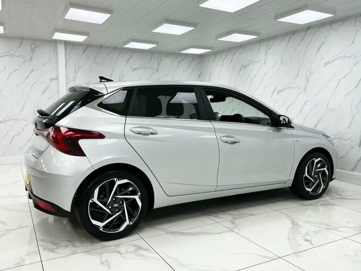2023-hyundai-i20-10-t-gdi-premium-48-volt-hybrid-eclutch-imt-big-11