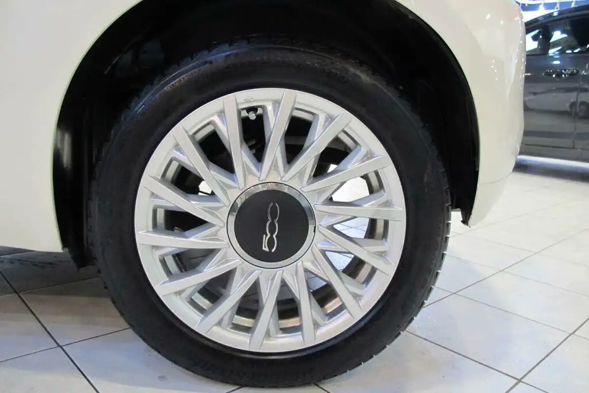 2021-fiat-500-10-dolcevita-big-41