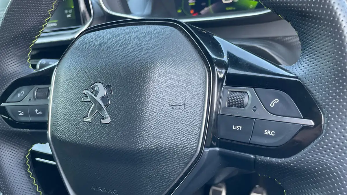 2022-peugeot-208-12-puretech-gt-premium-100bhp-big-23