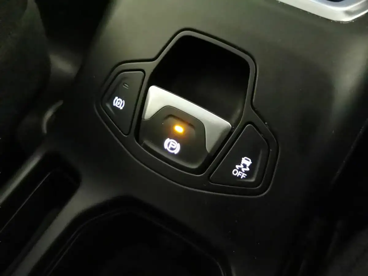 2023-jeep-renegade-13-gse-limited-big-21