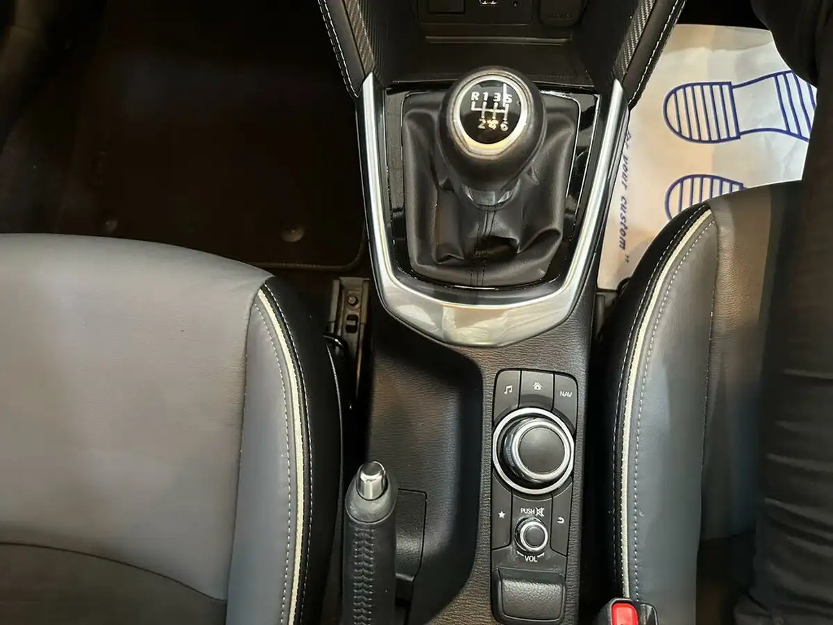 2021-mazda-mazda2-15-skyactiv-g-gt-sport-nav-light-stone-big-6
