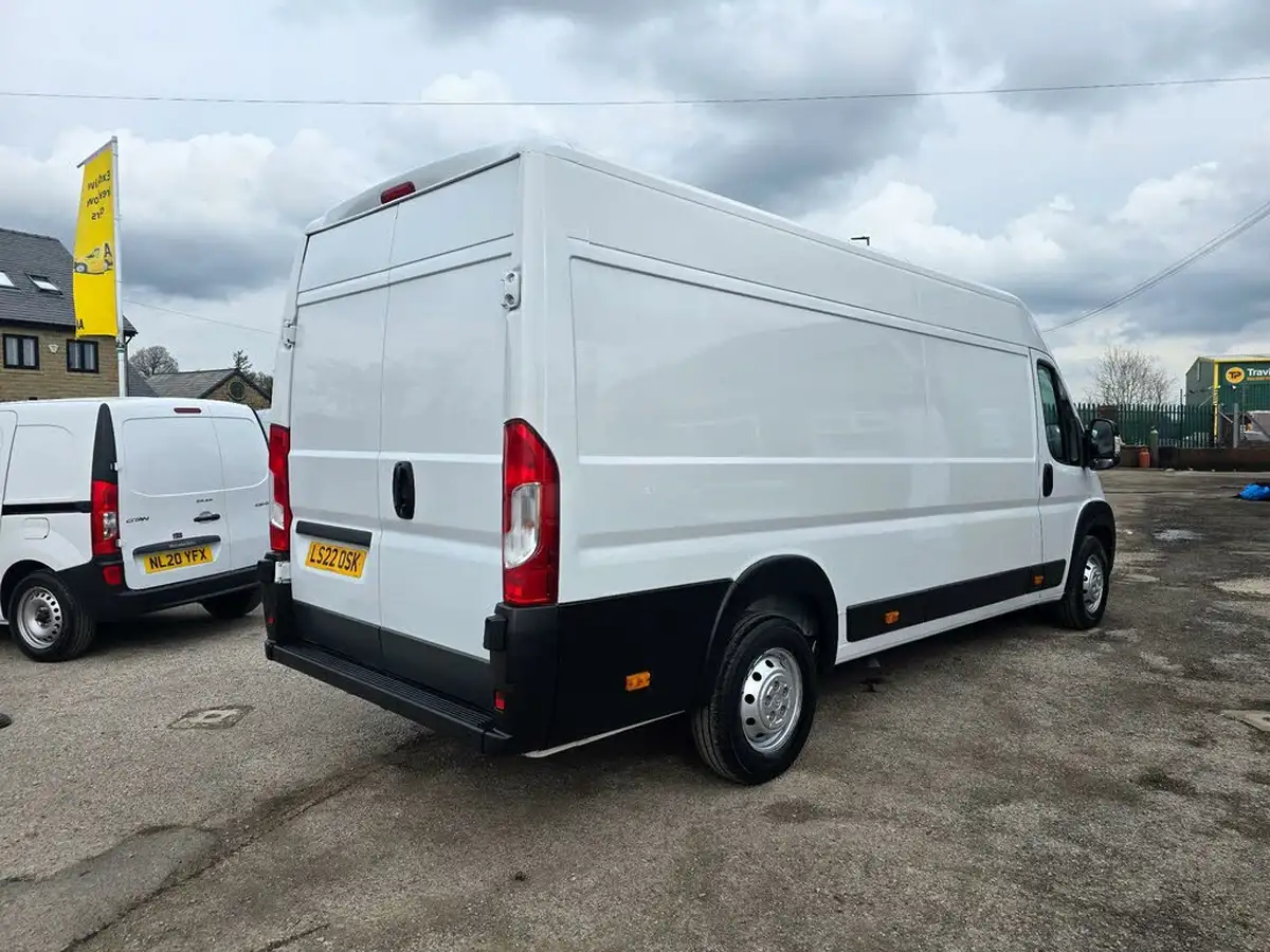 2022-citroen-relay-22bluehdi-35-l4h2-heavy-enterprise-big-20